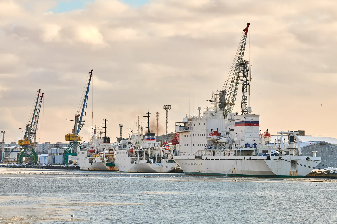 Commercial vessels and port infrastructure